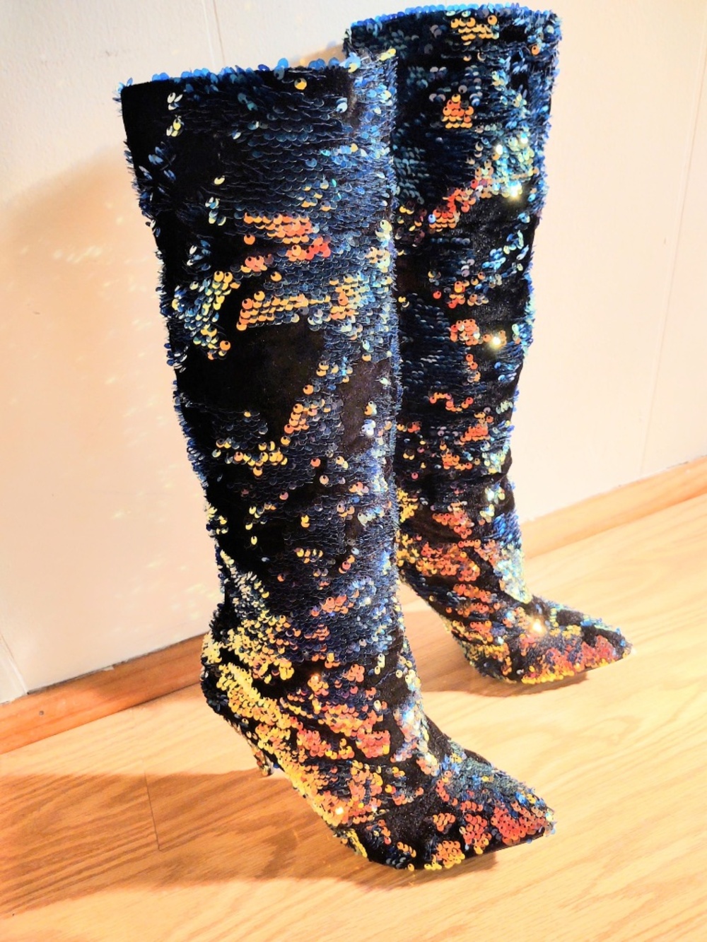 EUC Sz 10 Knee-High Boots with Sequins and 4 inch Heels Iridescent Color Magic - Picture 3 of 10
